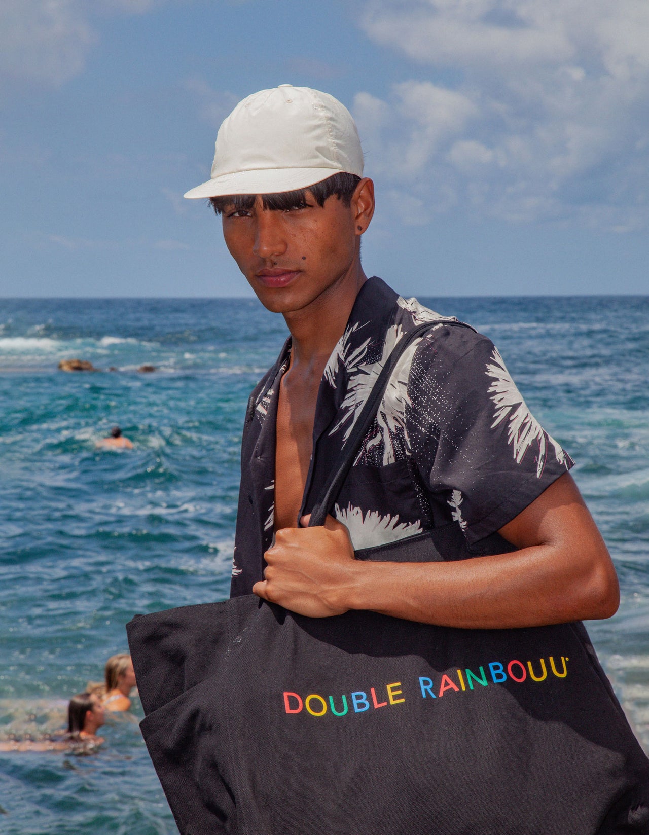 RAINBOUU LOGO BLACK BEACH BAG